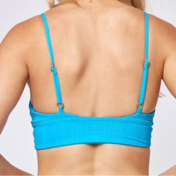 L*Space Blue Winnie Top Size D NWT 
Vibrant Blue Women's Bikini Top - Picture 3 of 6